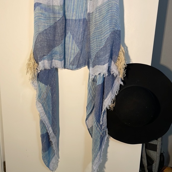 Cute sleeveless fringe cardigan OSFA - Picture 3 of 8